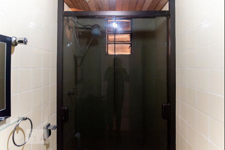 Casa à venda com 220m², 4 quartos e 4 vagas Casa à venda com 220m², 4 quartos e 4 vagasCasa 2 - Banheiro