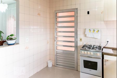 Casa à venda com 220m², 4 quartos e 4 vagas Casa à venda com 220m², 4 quartos e 4 vagasCasa 1 - Cozinha