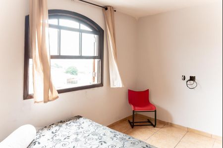 Casa à venda com 220m², 4 quartos e 4 vagas Casa à venda com 220m², 4 quartos e 4 vagasCasa 1 - Quarto 1