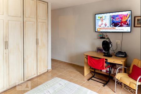 Casa à venda com 220m², 4 quartos e 4 vagas Casa à venda com 220m², 4 quartos e 4 vagasCasa 1 - Suite