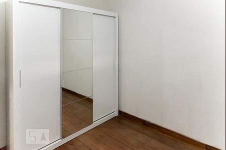 Casa à venda com 220m², 4 quartos e 4 vagas Casa à venda com 220m², 4 quartos e 4 vagasCasa 2 - Quarto