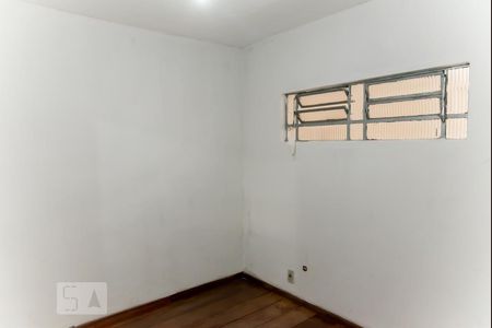 Casa à venda com 220m², 4 quartos e 4 vagas Casa à venda com 220m², 4 quartos e 4 vagasCasa 2 - Quarto