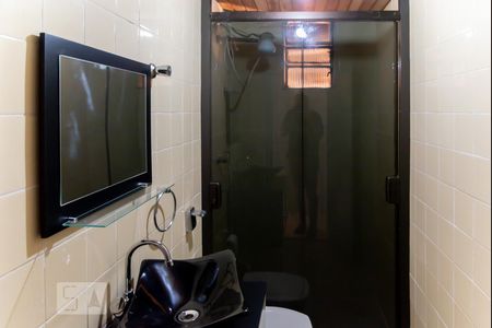 Casa à venda com 220m², 4 quartos e 4 vagas Casa à venda com 220m², 4 quartos e 4 vagasCasa 2 - Banheiro