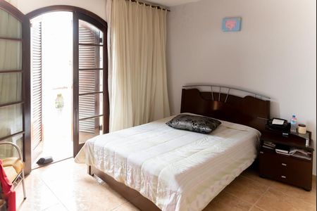 Casa à venda com 220m², 4 quartos e 4 vagas Casa à venda com 220m², 4 quartos e 4 vagasCasa 1 - Suite