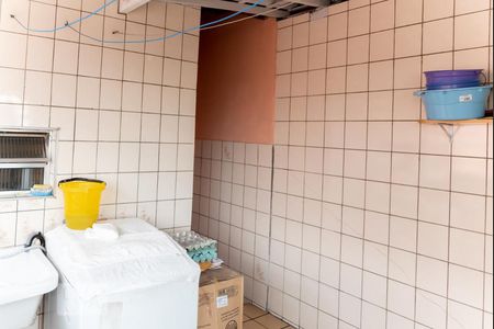 Casa à venda com 220m², 4 quartos e 4 vagas Casa à venda com 220m², 4 quartos e 4 vagasCasa 1 - Área de Serviço