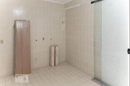 Casa à venda com 220m², 4 quartos e 4 vagas Casa à venda com 220m², 4 quartos e 4 vagasCasa 2 - Sala