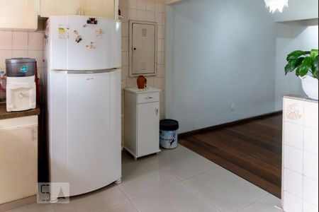 Casa à venda com 220m², 4 quartos e 4 vagas Casa à venda com 220m², 4 quartos e 4 vagasCasa 1 - Cozinha