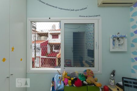 Janela do quarto 1 suíte de casa à venda com 3 quartos, 250m² em Mirandópolis, São Paulo