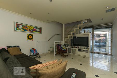 Casa à venda com 3 quartos, 250m² em Mirandópolis, São Paulo