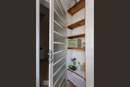 Apartamento à venda com 85m², 2 quartos e sem vaga Apartamento à venda com 85m², 2 quartos e sem vagaDespensa