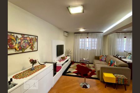 Sala de casa para alugar com 3 quartos, 200m² em Jardim Novo Mundo, São Paulo