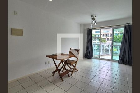 Sala  de kitnet/studio à venda com 1 quarto, 50m² em Recreio dos Bandeirantes, Rio de Janeiro