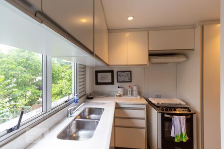 Apartamento à venda com 197m², 2 quartos e 2 vagasCozinha