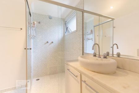 Banheiro da suíte 1 de apartamento à venda com 2 quartos, 197m² em Real Parque, São Paulo