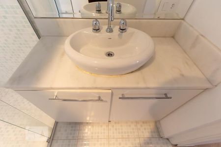 Banheiro da suíte 1 de apartamento à venda com 2 quartos, 197m² em Real Parque, São Paulo