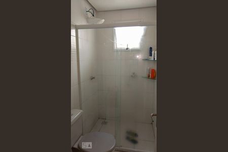 Banheiro de casa de condomínio à venda com 2 quartos, 80m² em Igara, Canoas