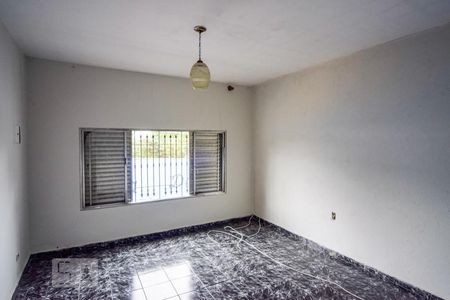 Casa para alugar com 70m², 2 quartos e 2 vagas Casa para alugar com 70m², 2 quartos e 2 vagasQuarto 3