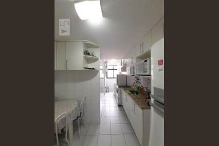 Apartamento à venda com 105m², 4 quartos e 2 vagas Apartamento à venda com 105m², 4 quartos e 2 vagasCozinha