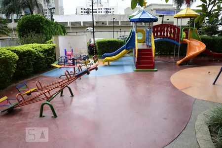 Apartamento à venda com 100m², 2 quartos e 2 vagasÁrea Comum - Playground