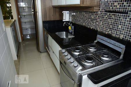 Apartamento à venda com 100m², 2 quartos e 2 vagasCozinha