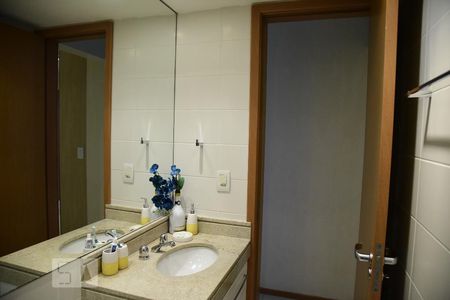 Apartamento à venda com 100m², 2 quartos e 2 vagasBanheiro Social