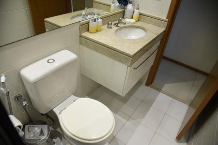 Apartamento à venda com 100m², 2 quartos e 2 vagasBanheiro Social