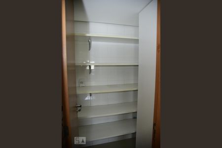 Apartamento à venda com 100m², 2 quartos e 2 vagasDispensa