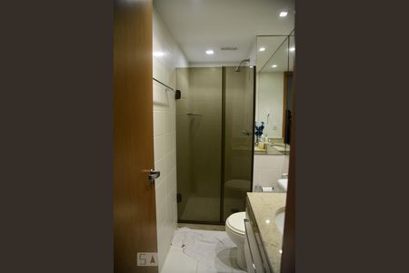 Apartamento à venda com 100m², 2 quartos e 2 vagasBanheiro Social