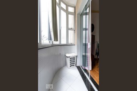 Apartamento à venda com 186m², 3 quartos e sem vaga Apartamento à venda com 186m², 3 quartos e sem vagaSuíte- Detalhe da varanda