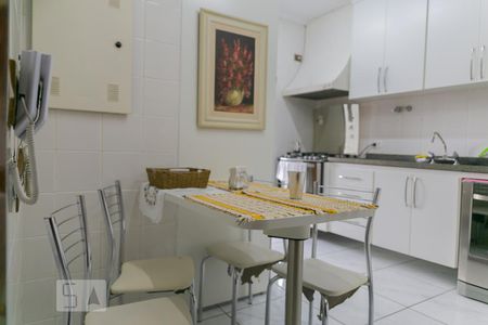 Apartamento para alugar com 112m², 3 quartos e 2 vagasCozinha