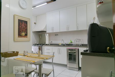 Apartamento para alugar com 112m², 3 quartos e 2 vagasCozinha