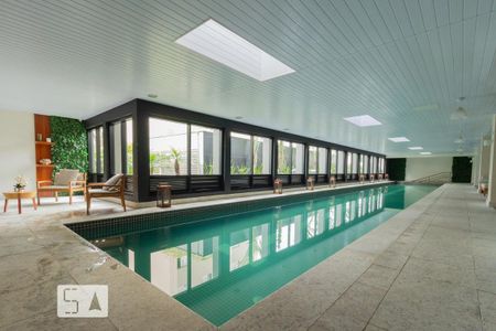 Studio para alugar com 38m², 1 quarto e 1 vaga Studio para alugar com 38m², 1 quarto e 1 vagaPiscina