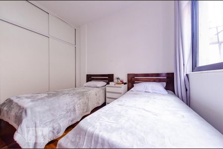 Apartamento à venda com 230m², 4 quartos e 1 vagaQuarto 2