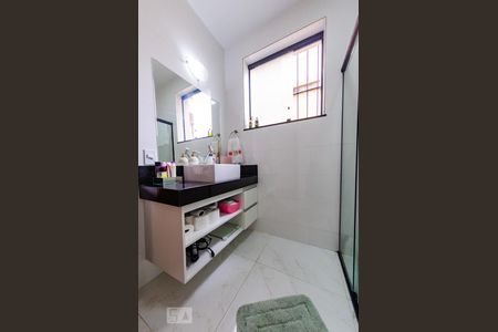 Banheiro de apartamento à venda com 4 quartos, 230m² em Gutierrez, Belo Horizonte