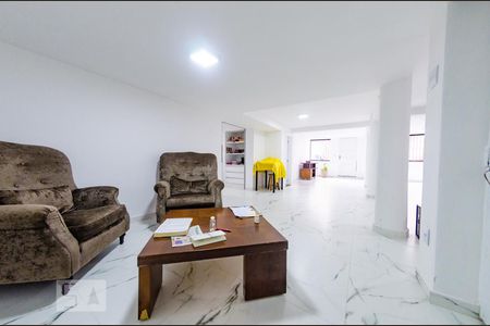 Apartamento à venda com 230m², 4 quartos e 1 vagaPiso inferior