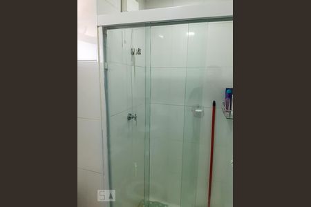 Banheiro de apartamento à venda com 3 quartos, 59m² em Jardim Imperador, Guarulhos