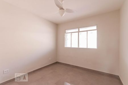 Suíte de casa para alugar com 3 quartos, 130m² em Planalto, Belo Horizonte