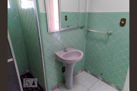 Banheiro de casa à venda com 5 quartos, 130m² em Vila Celeste, São Paulo