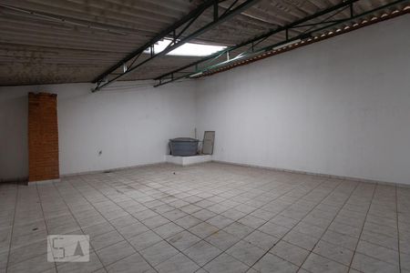 Casa para alugar com 310m², 4 quartos e 8 vagasGalpão