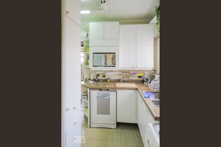 Apartamento à venda com 218m², 4 quartos e 3 vagasCozinha 