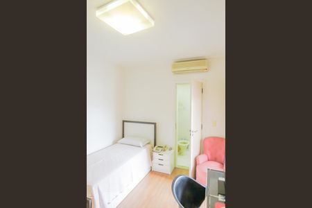 Apartamento à venda com 218m², 4 quartos e 3 vagasSuíte 2