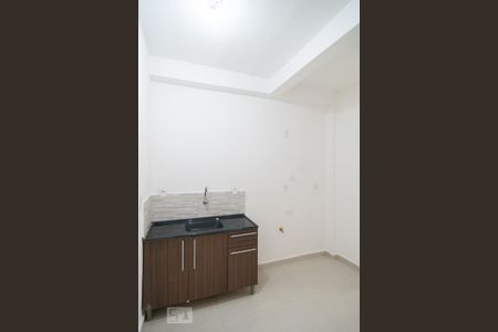 Cozinha de casa para alugar com 1 quarto, 37m² em Jardim Aeroporto, São Paulo