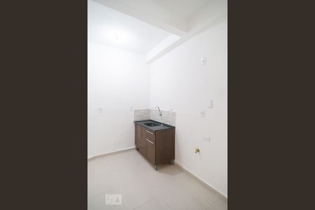 Cozinha de casa para alugar com 1 quarto, 37m² em Jardim Aeroporto, São Paulo