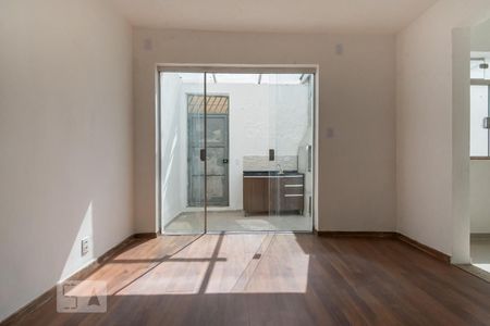 Quarto de casa para alugar com 1 quarto, 37m² em Jardim Aeroporto, São Paulo