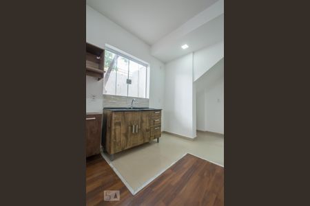 Cozinha de casa para alugar com 1 quarto, 41m² em Jardim Aeroporto, São Paulo