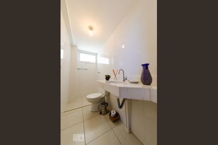 Apartamento à venda com 70m², 3 quartos e 2 vagas Apartamento à venda com 70m², 3 quartos e 2 vagasBanheiro