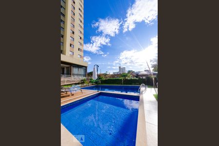Apartamento à venda com 70m², 3 quartos e 2 vagas Apartamento à venda com 70m², 3 quartos e 2 vagasÁrea Comum - Piscina