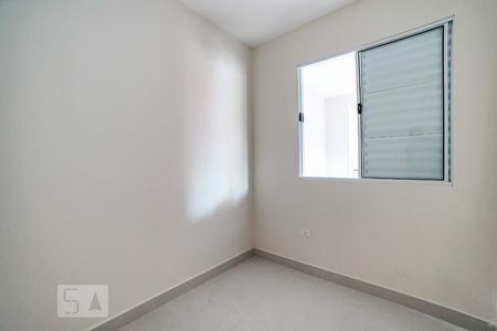 Quarto 1 de apartamento para alugar com 2 quartos, 32m² em Vila Mazzei, São Paulo