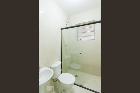 Banheiro de Casa com 1 quarto, 41m² Jardim Éster Yolanda