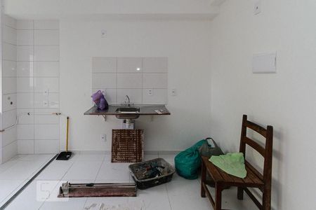 Cozinha de apartamento para alugar com 2 quartos, 45m² em Vila Ema, São Paulo